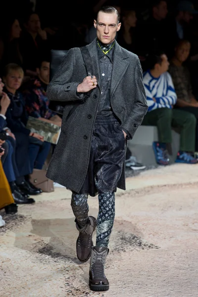 Look 37